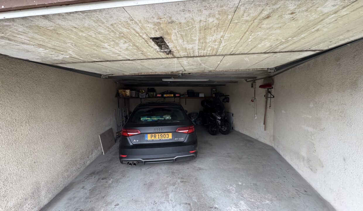 Garage 2